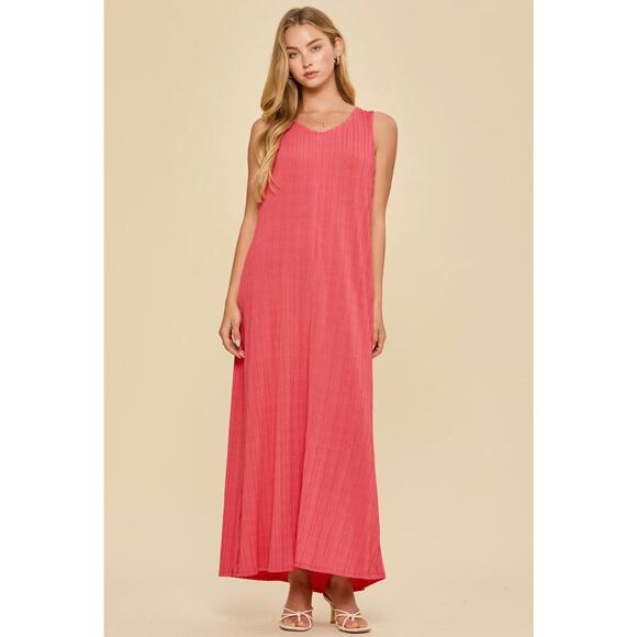 ANDREE BY UNIT Dresses & Skirts - Andree by Unit - Coral Textured V-Neck Maxi Dress - Medium